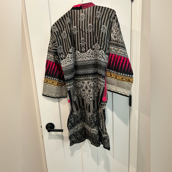 Multicolor Patterned Kimono - Picture 3 of 7